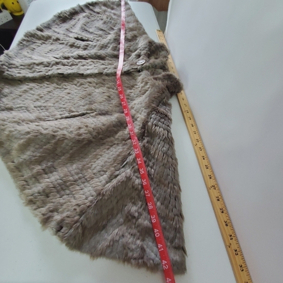 Sisters Outerwear Faux Fur Capelet XL Lined Cozy Jacket Opera Retro Old Money - Picture 8 of 12